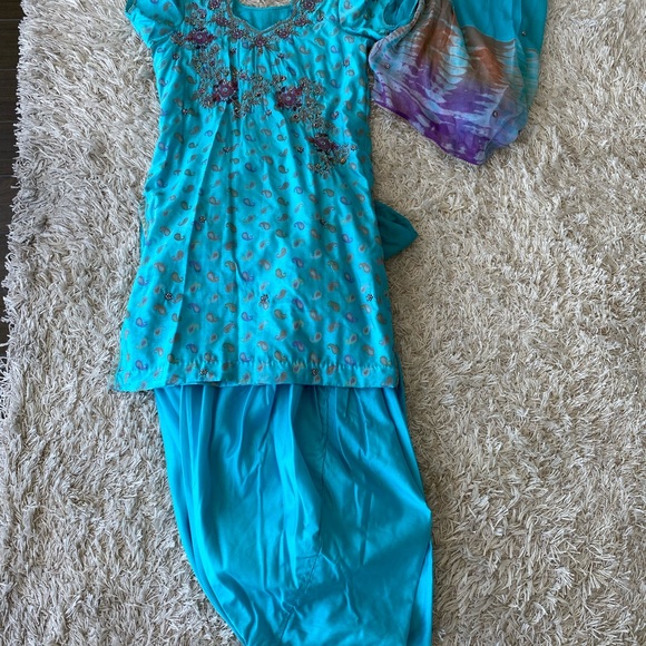 Blue paisley design patiala style salwar suit - Picture 6 of 9